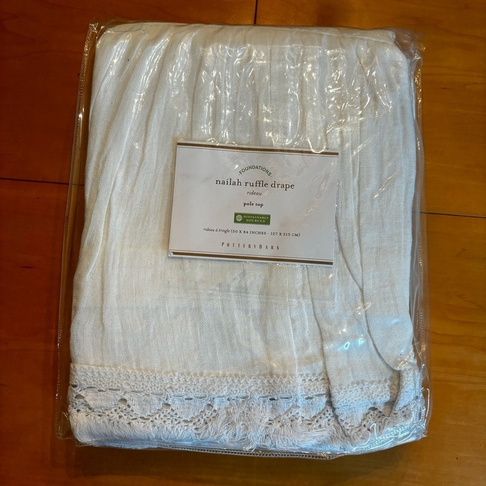 Pottery Barn NWT White Nailah Ruffle Drape Pole Top